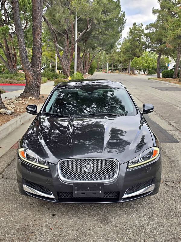 2013 Jaguar XF - XF 25t Prestige Sedan 4D