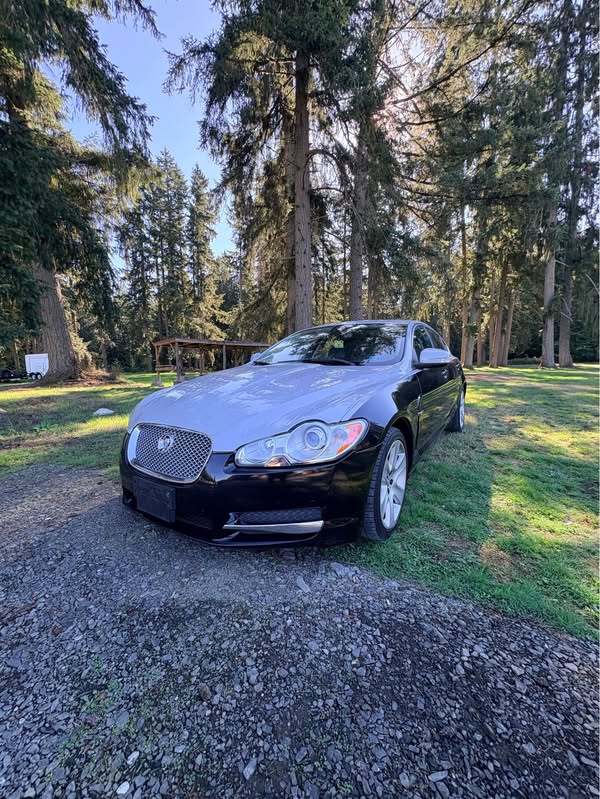 2009 Jaguar XF - Luxury Sedan 4D
