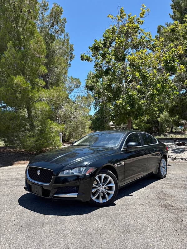2019 Jaguar XF - XF 25t Sedan 4D