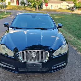 2010 Jaguar xf Premium Luxury Sedan 4D