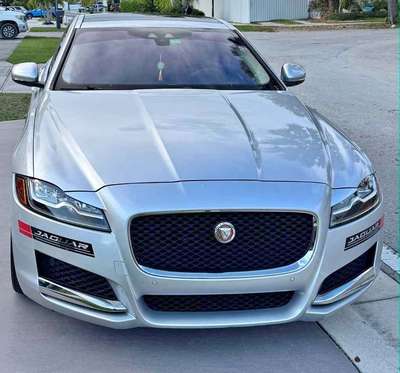 2018 Jaguar XF - Luxury Sedan 4D