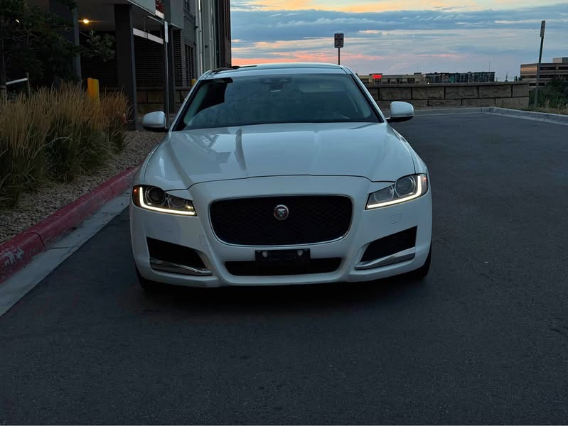 2018 Jaguar XF - XF 25t Premium Sedan 4D