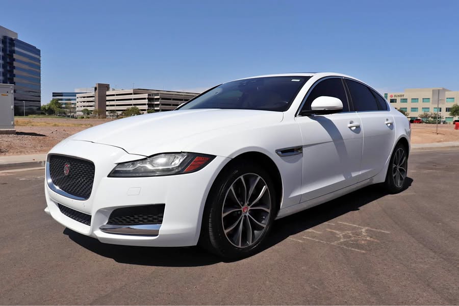 2016 Jaguar XF - 35t Premium 4dr