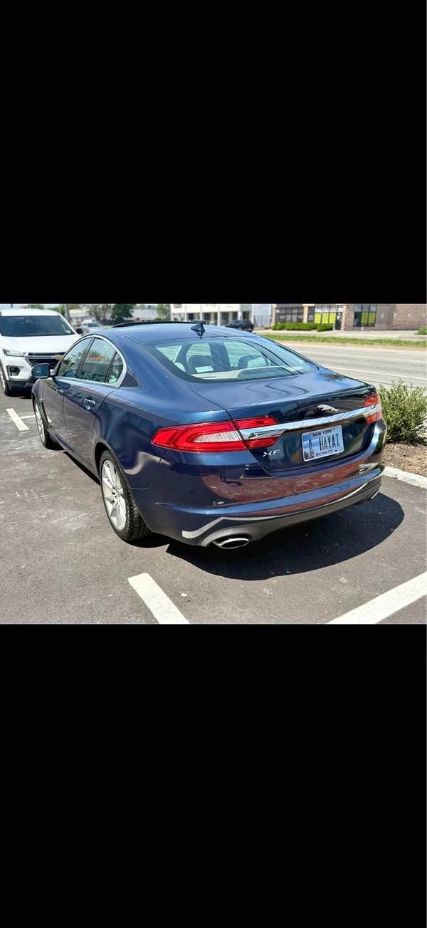 2013 Jaguar XF - XF Sedan 4D