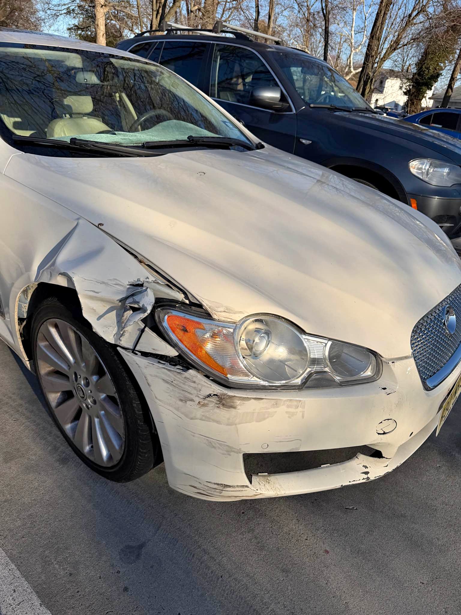 2009 Jaguar XF - Premium Luxury Sedan 4D