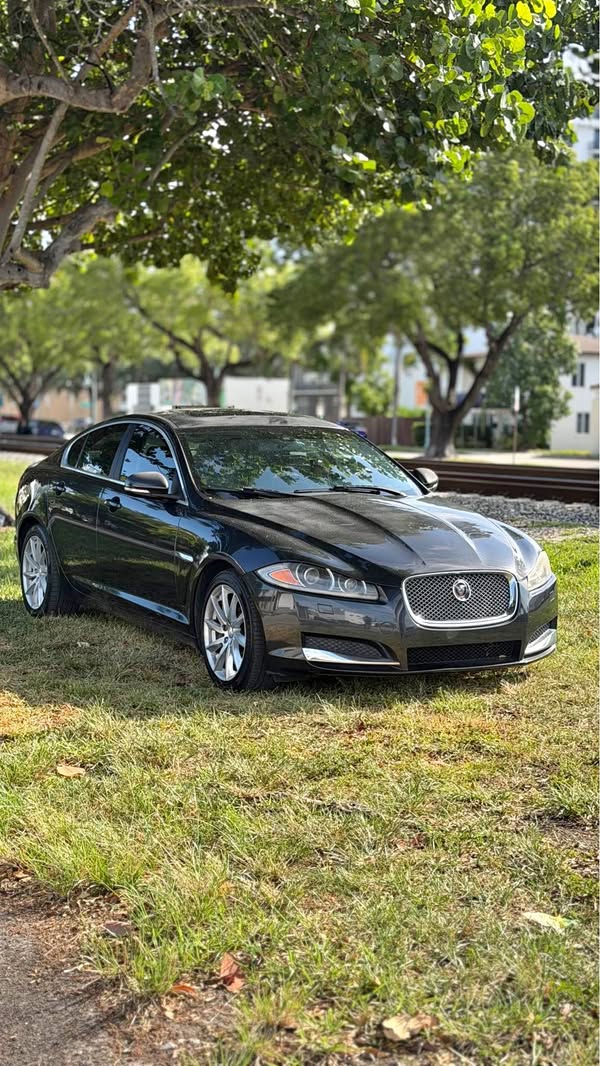 2015 Jaguar XF - XF Premium Sedan 4D