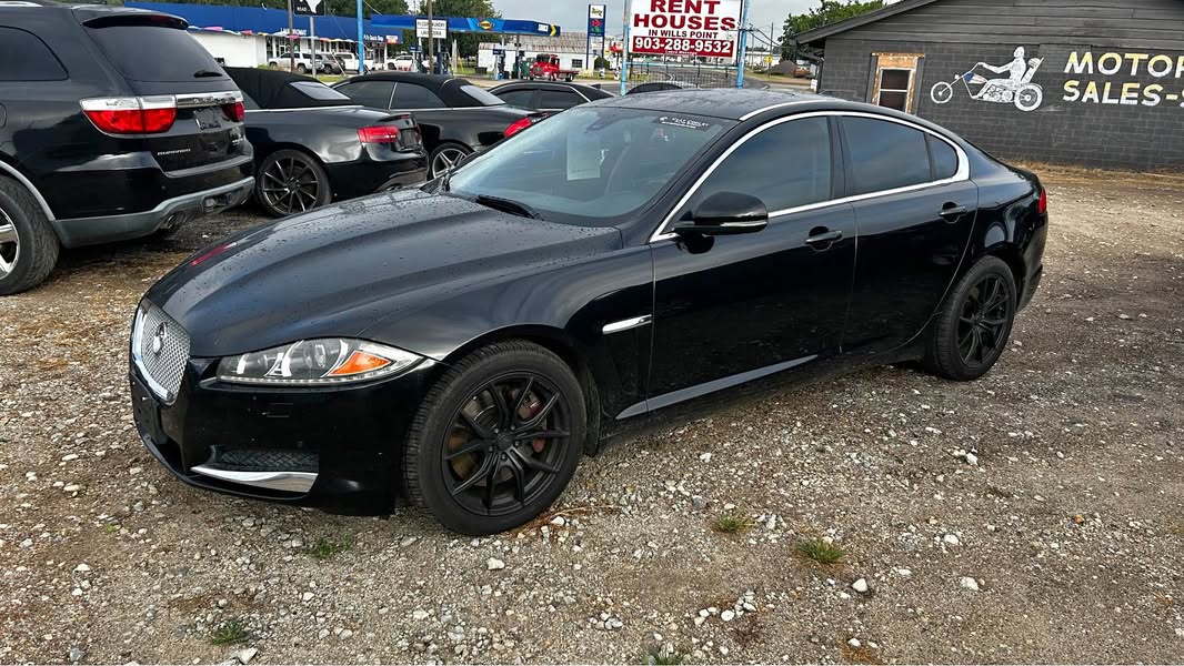 2014 Jaguar XF - XF Sedan 4D