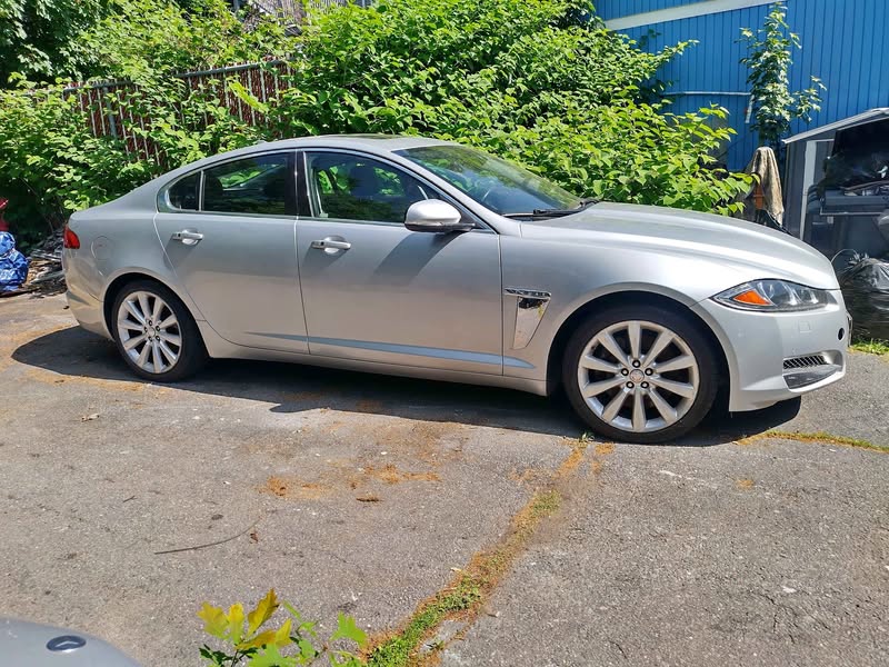 2013 Jaguar XF - Premium Sedan 4D