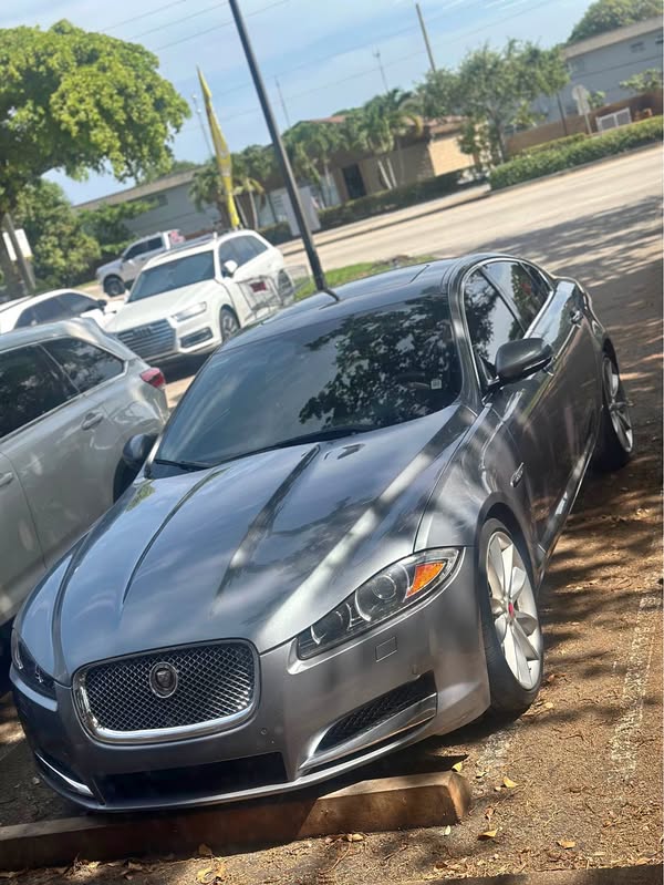 2015 Jaguar XF - XF Supercharged Sports Sedan 4D