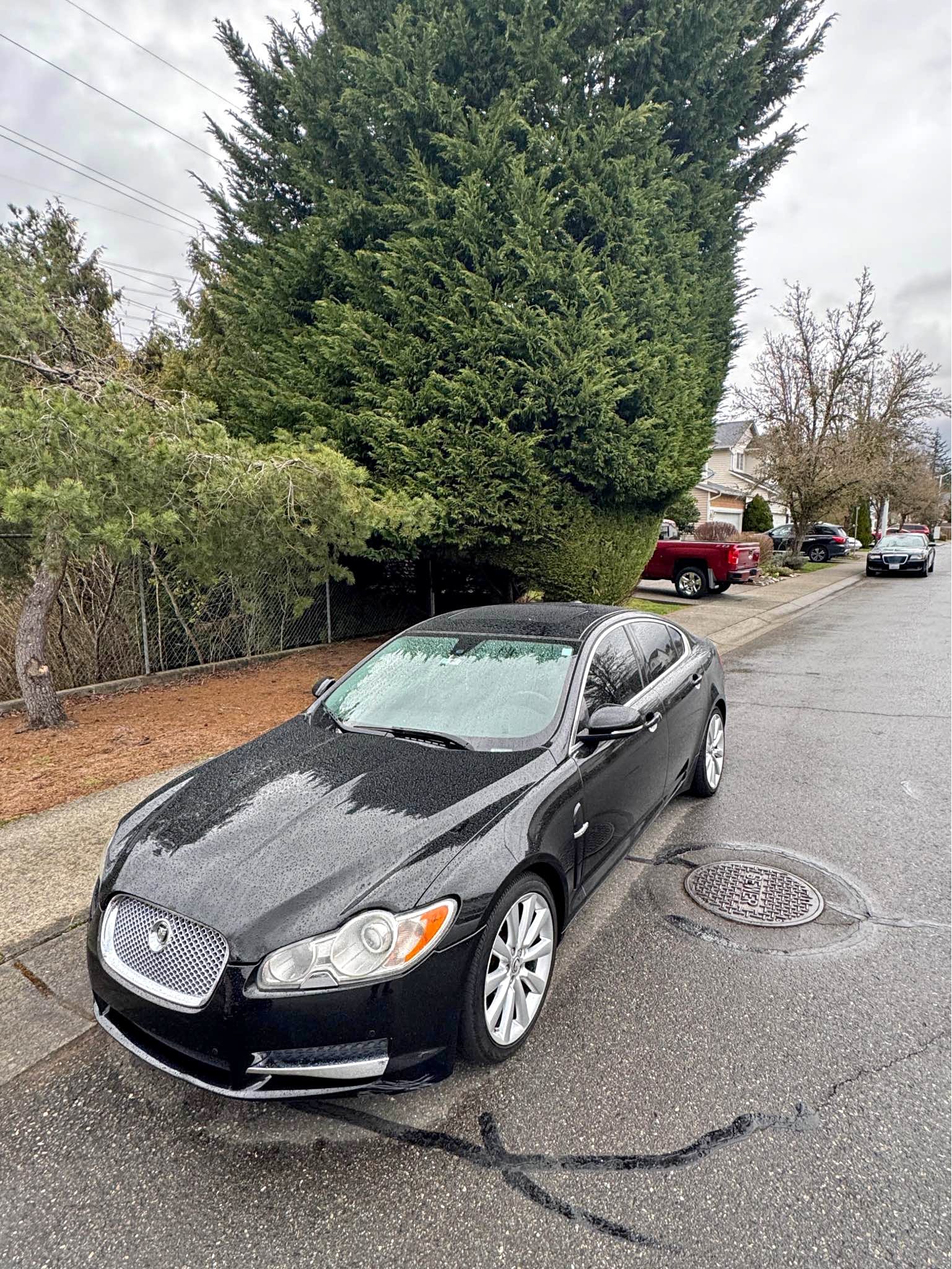 2010 Jaguar XF - XF Premium Sedan 4D
