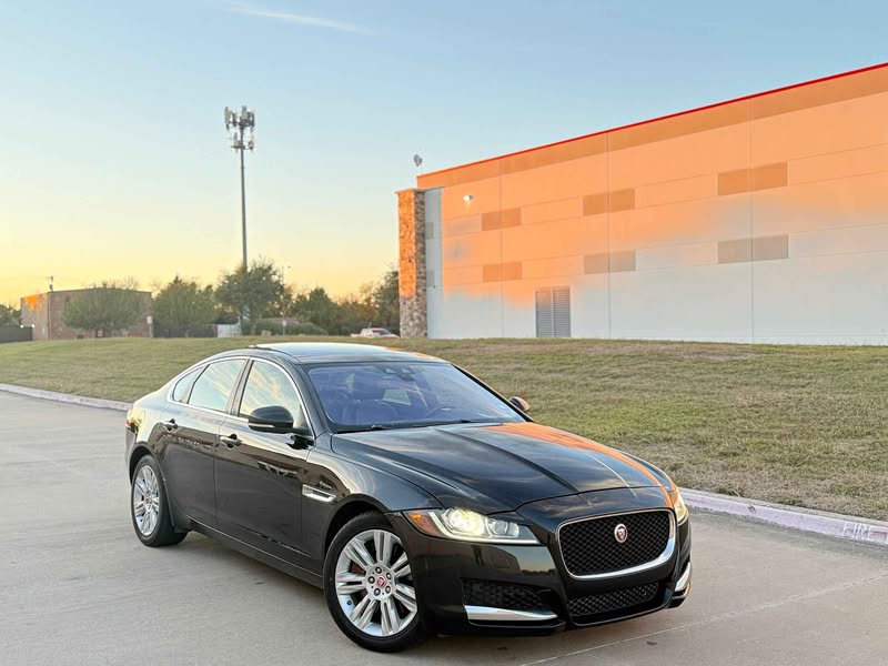 2017 Jaguar XF - Supercharged Sedan 4D