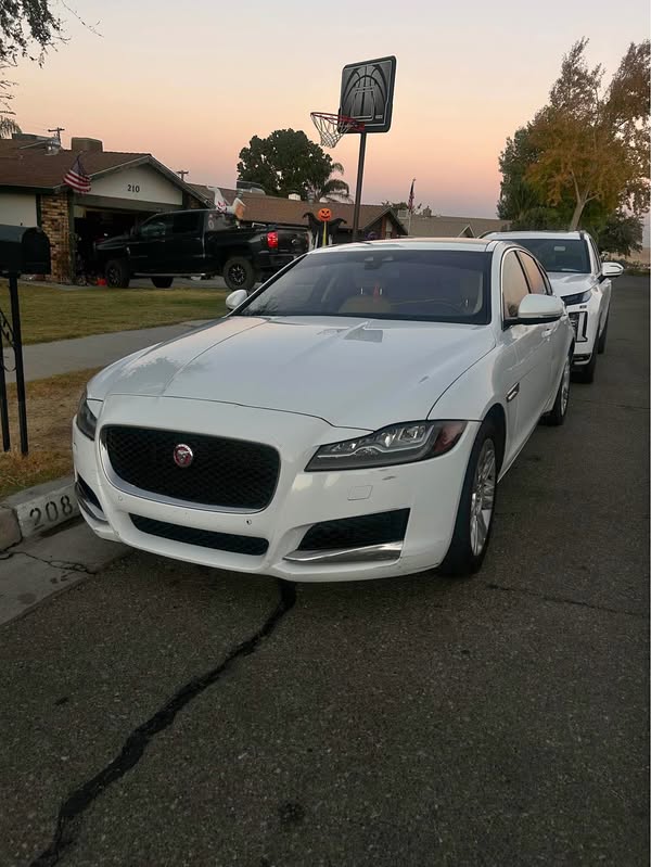 2016 Jaguar XF - XF 25t Premium Sedan 4D