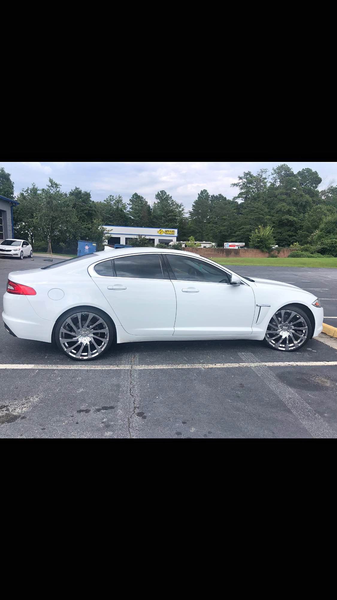 2013 Jaguar XF - Premium Luxury Sedan 4D