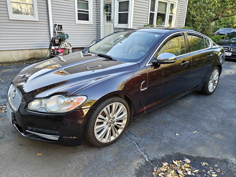 2011 Jaguar XF - Premium Luxury Sedan 4D