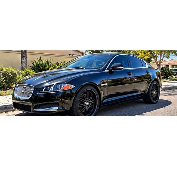 2012 Jaguar XF - Luxury Sedan 4D