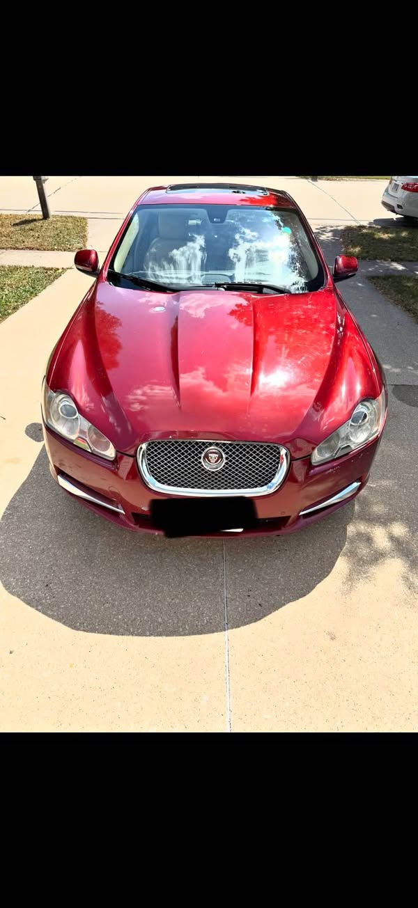 2010 Jaguar XF - Premium Sedan 4D
