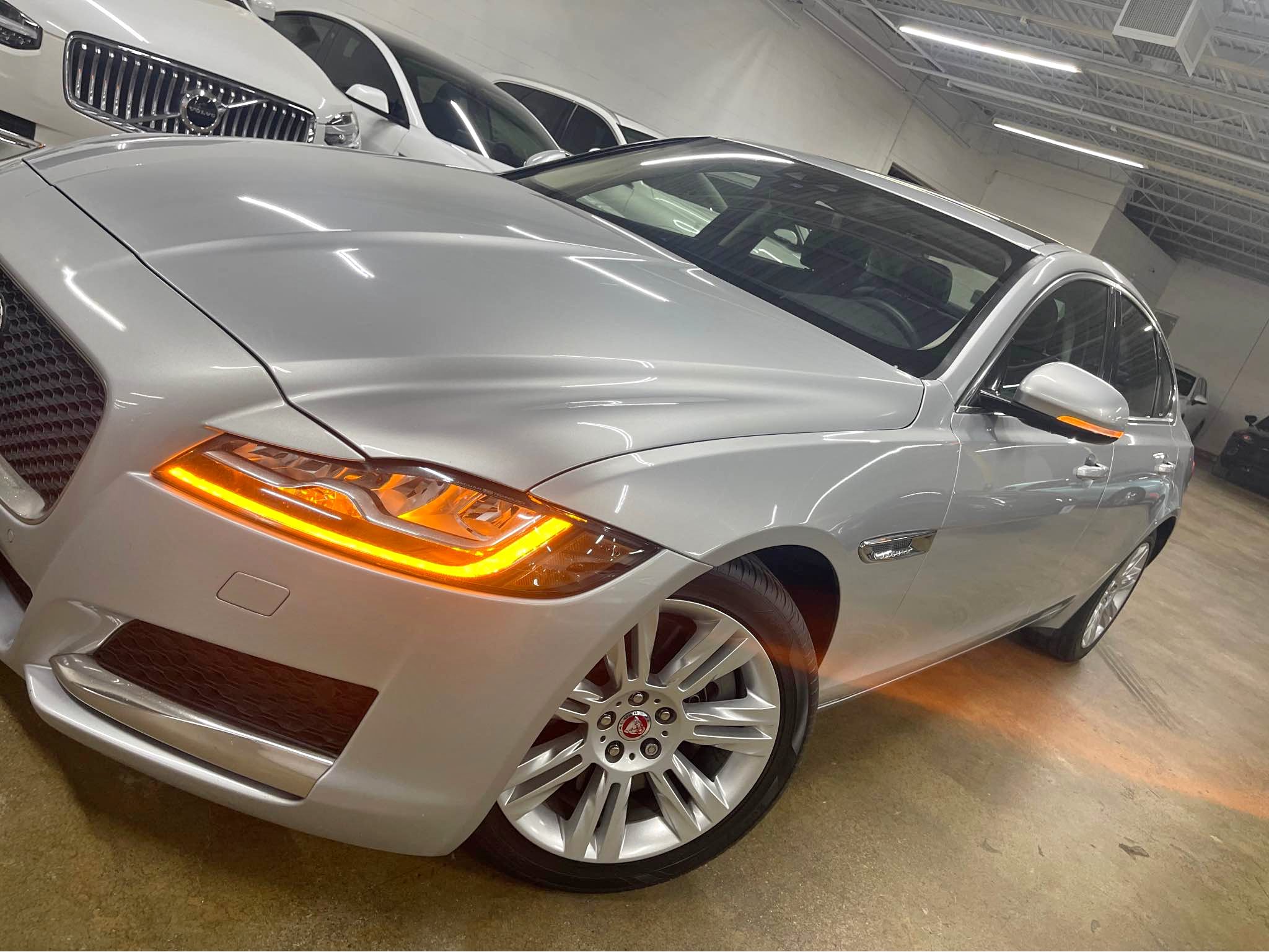 2017 Jaguar XF - XF 35t Premium Sedan 4D