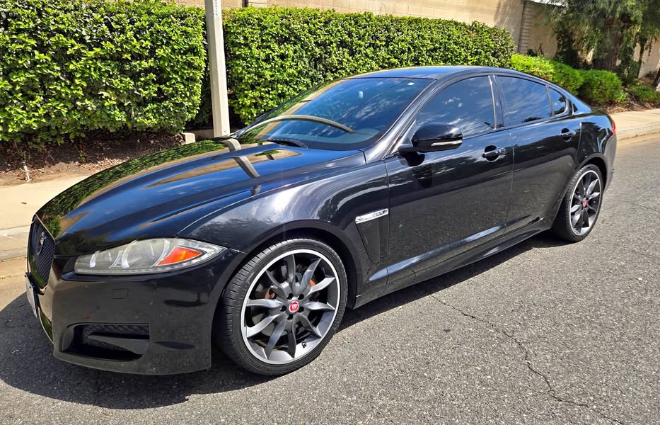 2015 Jaguar XF - XF 30t Prestige Sedan 4D