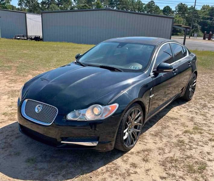 2010 Jaguar XF - Luxury Sedan 4D
