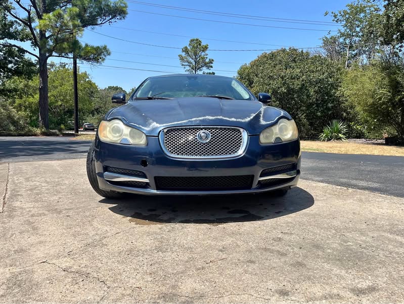 2011 Jaguar XF - Luxury Sedan 4D