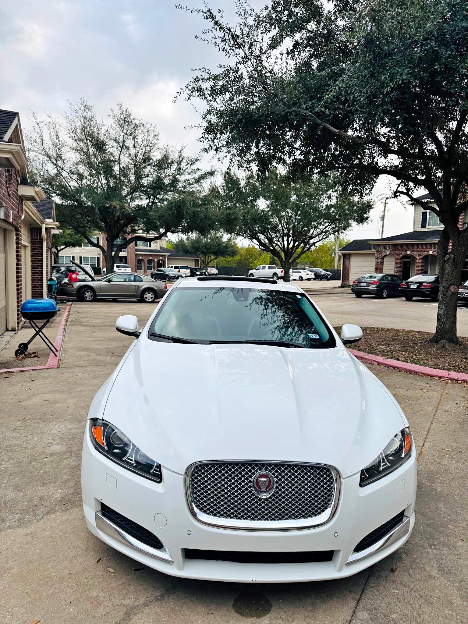 2015 Jaguar XF - XF Premium Sedan 4D
