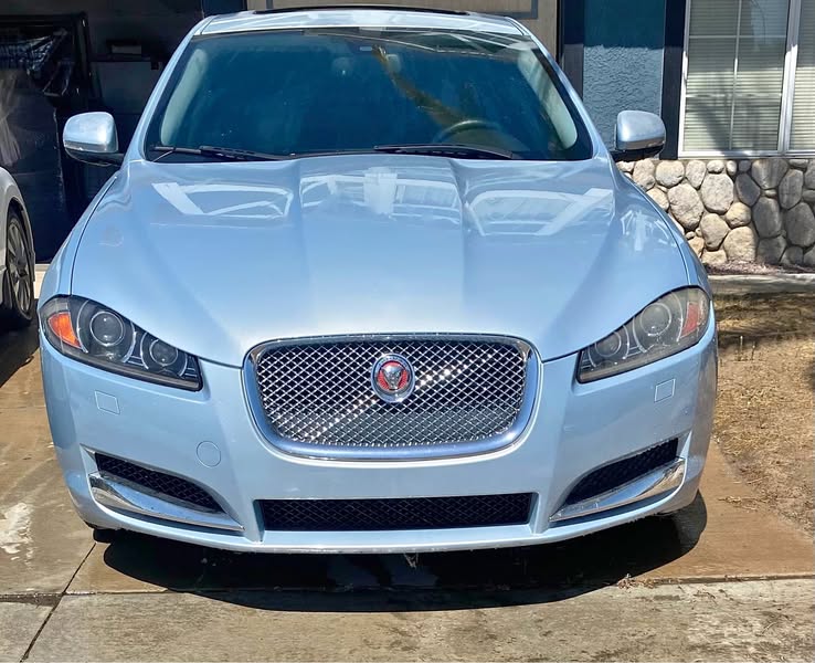 2014 Jaguar XF - Luxury Sedan 4D