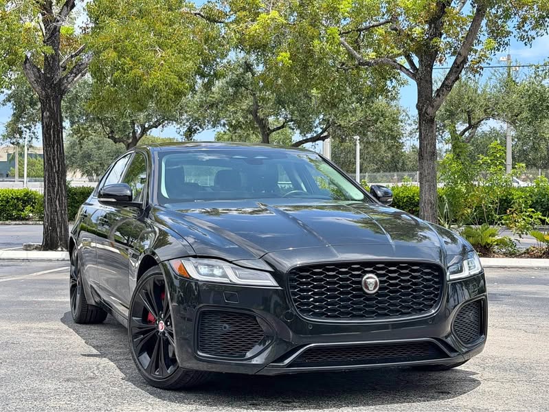 2022 Jaguar XF - P250 SE Sedan 4D