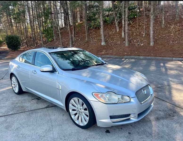 2009 Jaguar XF - Supercharged Sedan 4D