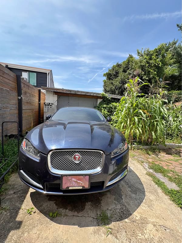 2014 Jaguar XF - XF Premium Sedan 4D