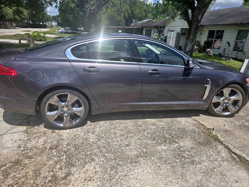 2009 Jaguar XF - Supercharged Sedan 4D