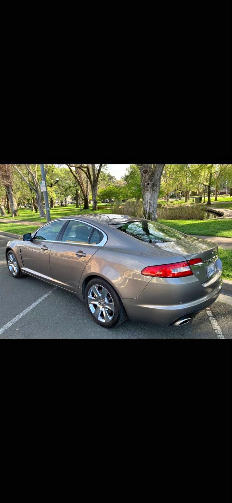 2010 Jaguar XF - Luxury Sedan 4D