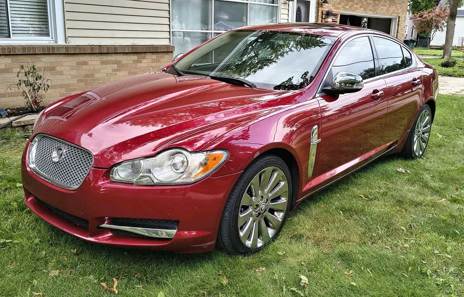 2009 Jaguar XF - Luxury Sedan 4D