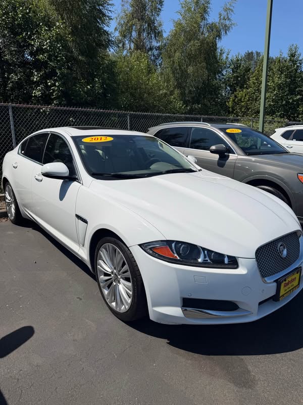 2012 Jaguar xf portfolio