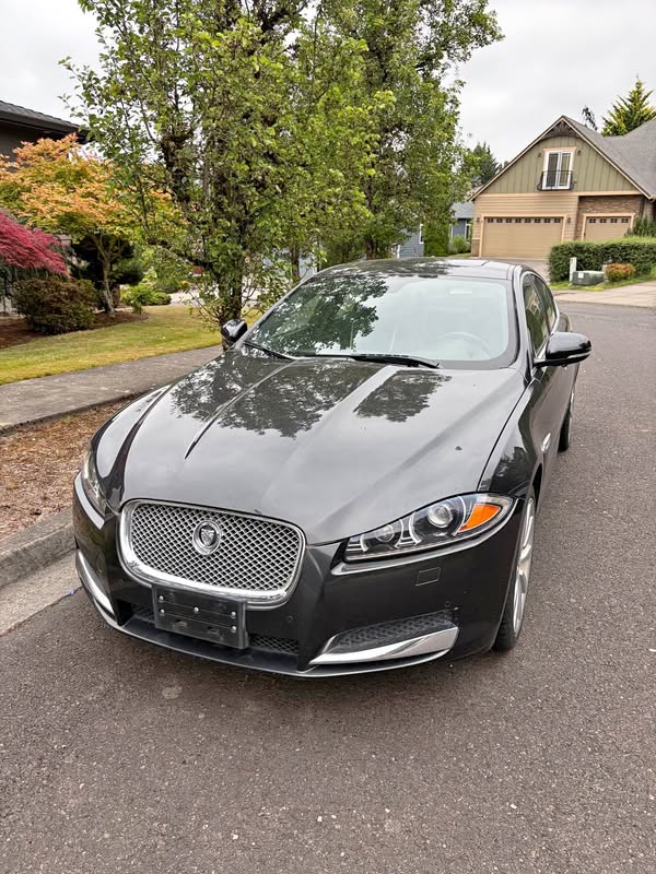 2013 Jaguar XF - Sedan 4D