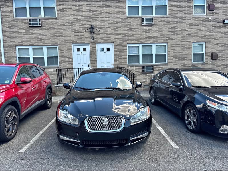 2011 Jaguar XF - Supercharged Sedan 4D