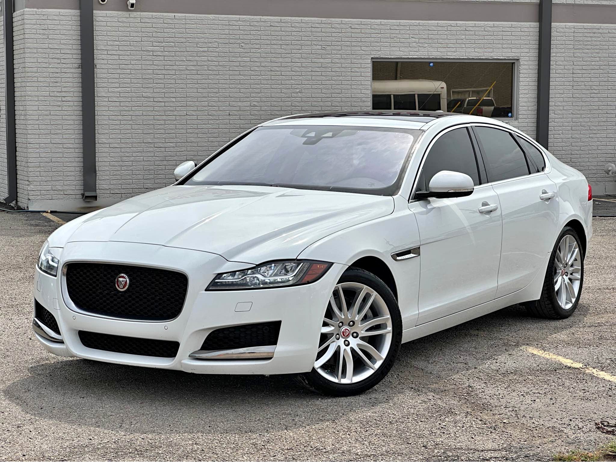 2016 Jaguar XF - XF 3.5t Prestige Sedan 4D