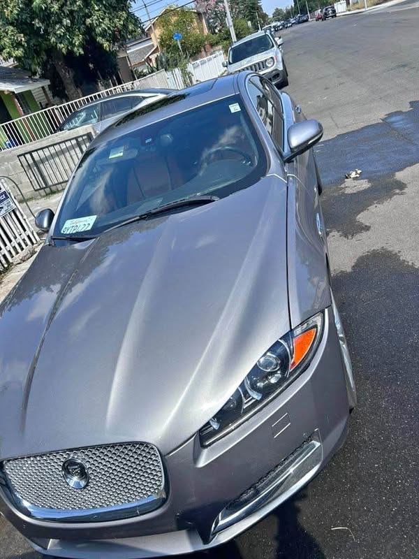 2012 Jaguar XF - XF 20d Premium Sedan 4D