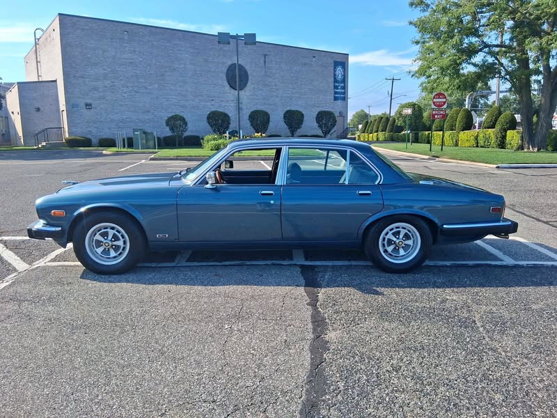 1985 Jaguar XJ - XJ6 Sedan 4D