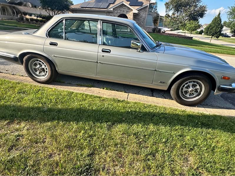 1987 Jaguar XJ - XJ6 Sedan 4D