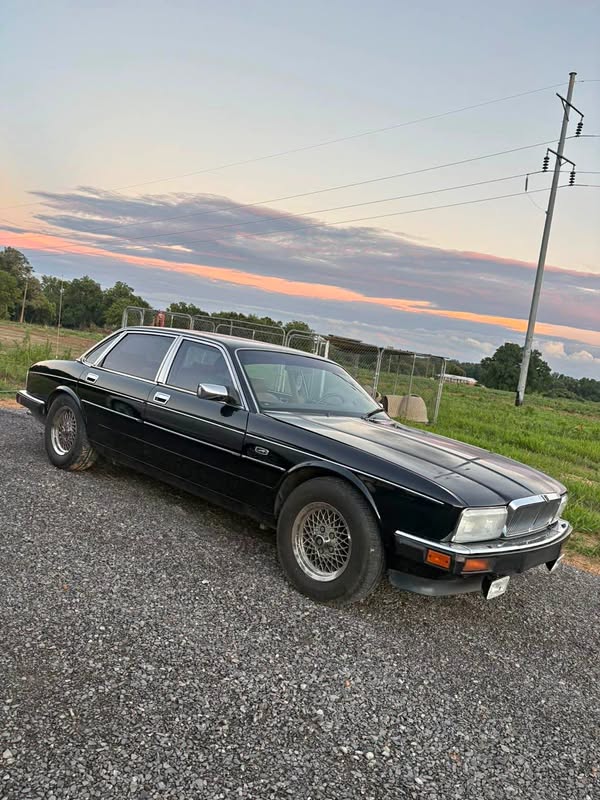 1990 Jaguar XJ - Vanden Plas Sedan 4D