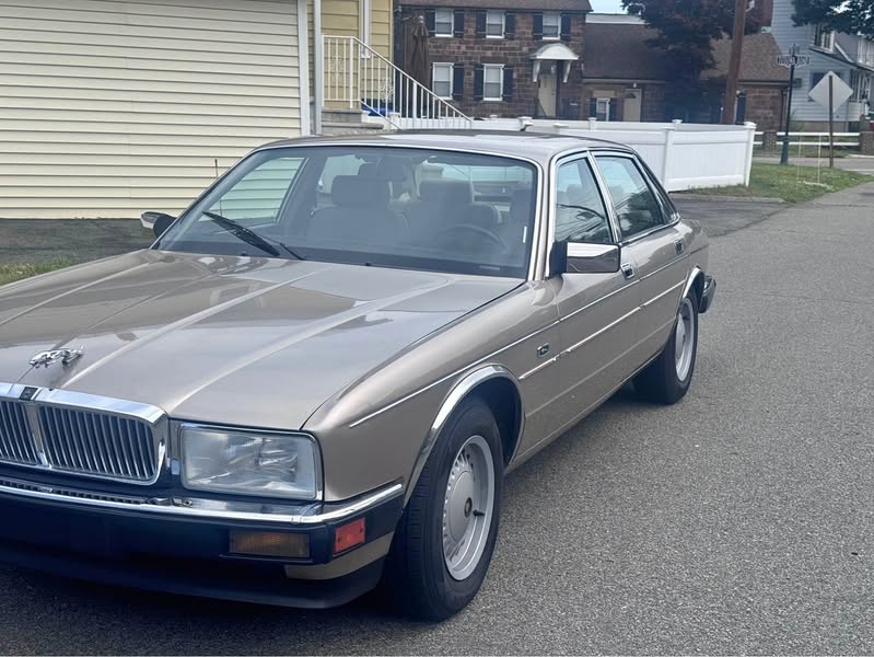 1988 Jaguar XJ - XJ6 Vanden Plas Sedan 4D
