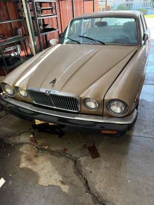 1985 Jaguar XJ - Vanden Plas Sedan 4D