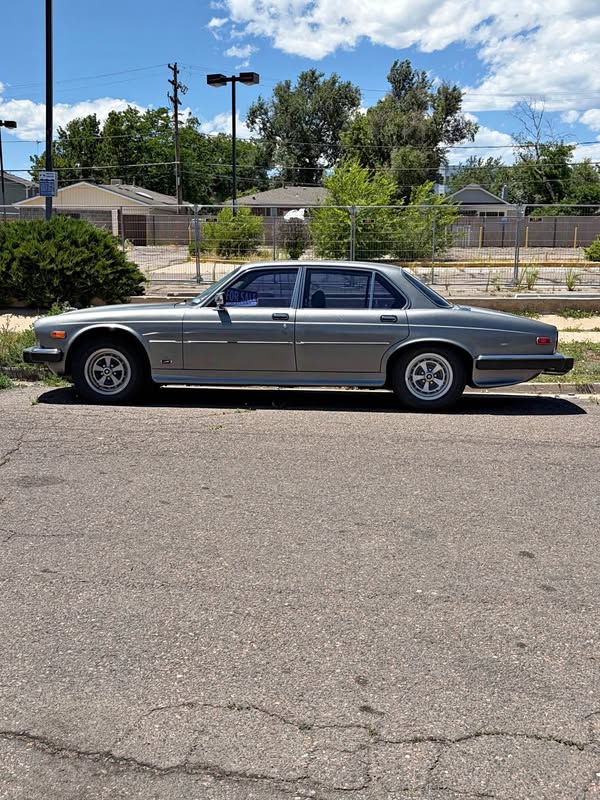 1986 Jaguar XJ - XJ Vanden Plas Sedan 4D