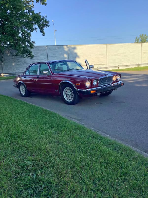 1987 Jaguar XJ - XJ6 L Sedan 4D