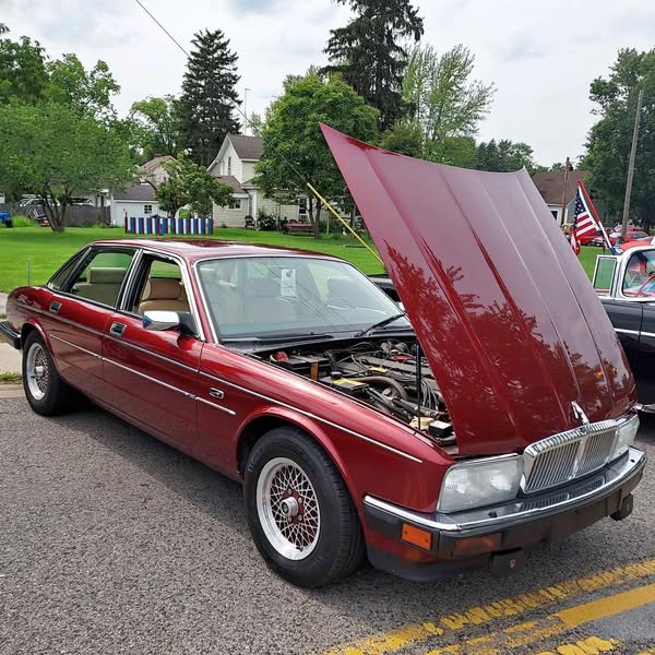 1990 Jaguar XJ - XJ6 Majestic Sedan 4D