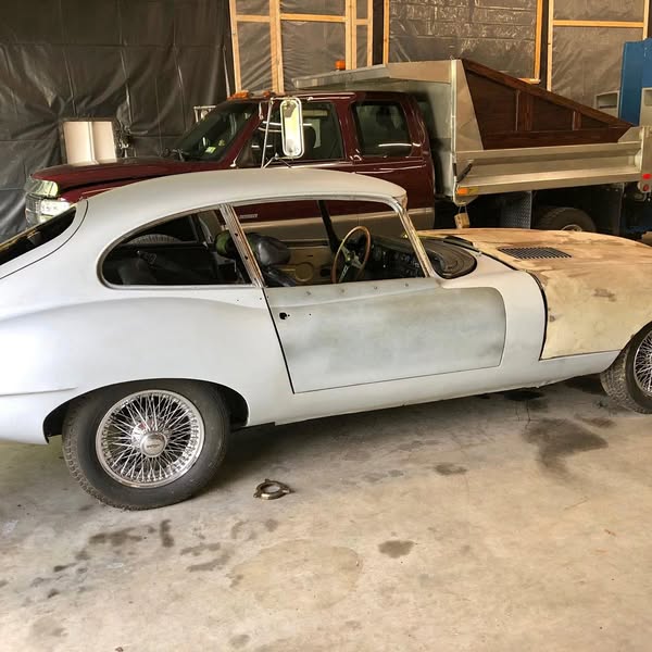1971 Jaguar xke series 2,  2 + 2 90\u0025 restored with a\/c !