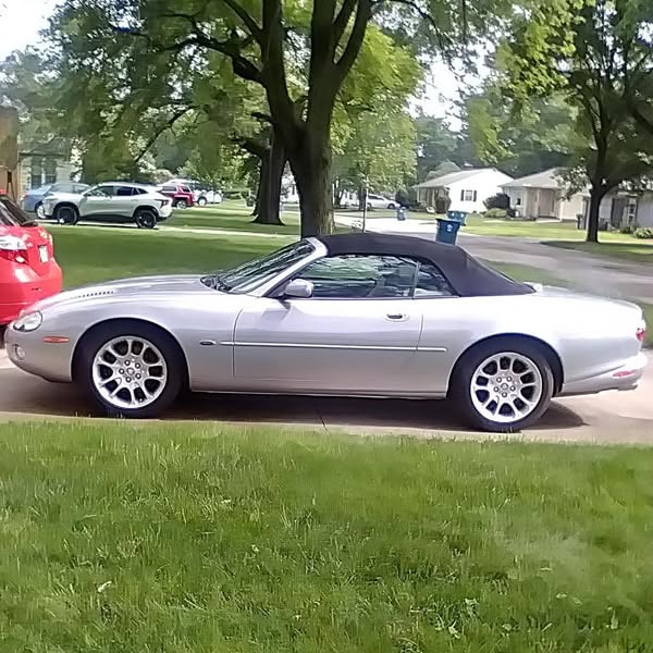 2001 Jaguar XKR