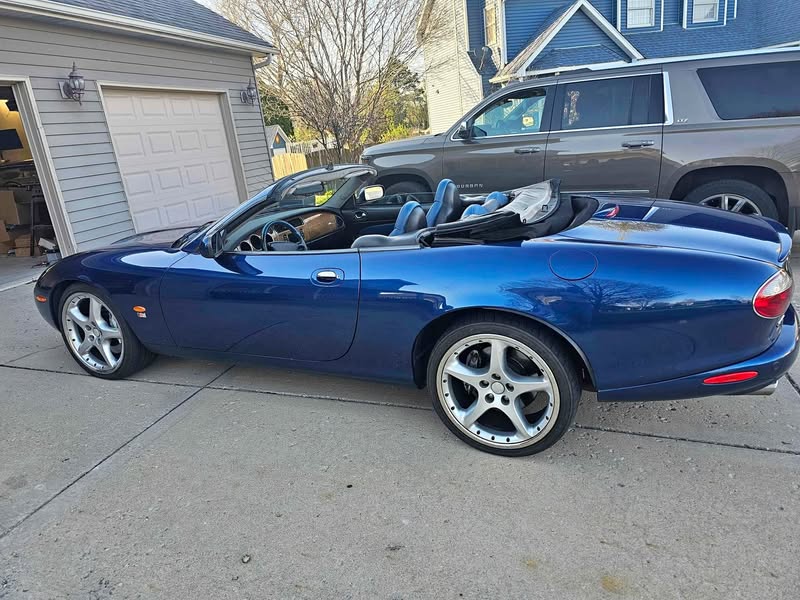 2003 Jaguar XKR