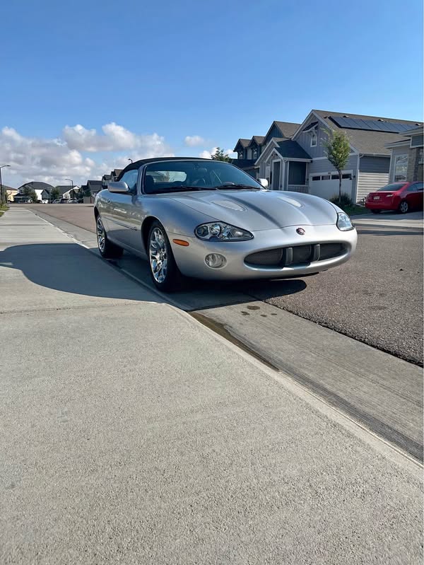 2001 Jaguar XKR Supercharged V8 Convertible RWD Automatic in Excellent Condition
