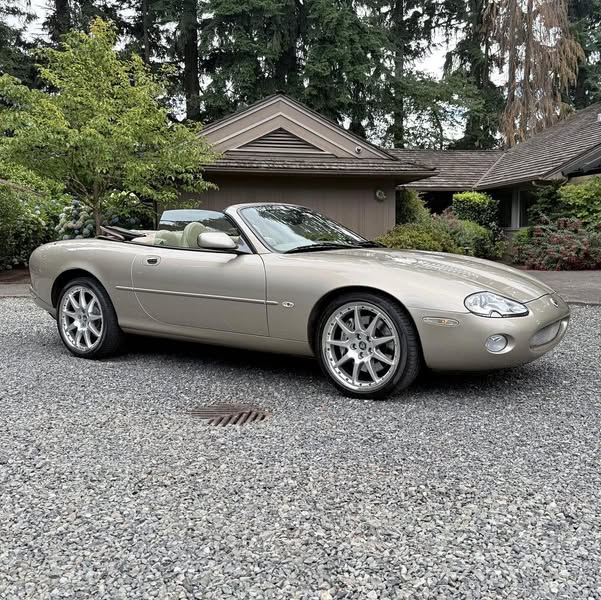2000 Jaguar XKR